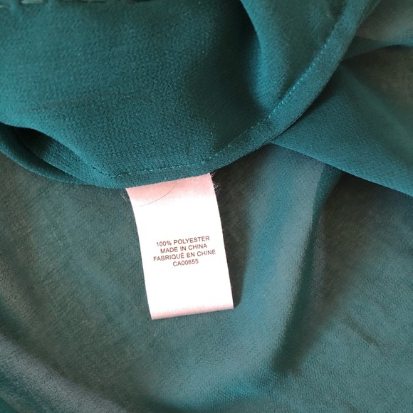 2/$10 - Sleeveless blouse - Picture 4 of 5